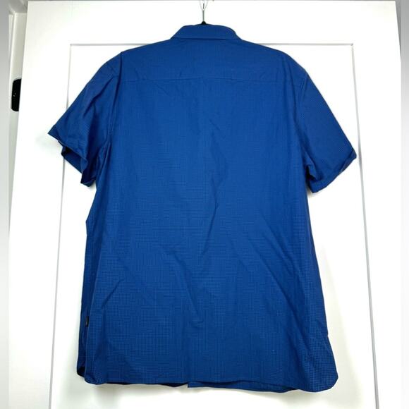 Calvin Klein Short Sleeve Button Down Shirt With Hidden Buttons Size Large - Picture 6 of 6